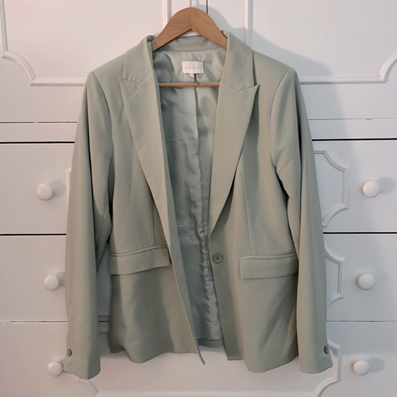 NWOT Sage Green Blazer Size Medium - Picture 1 of 4